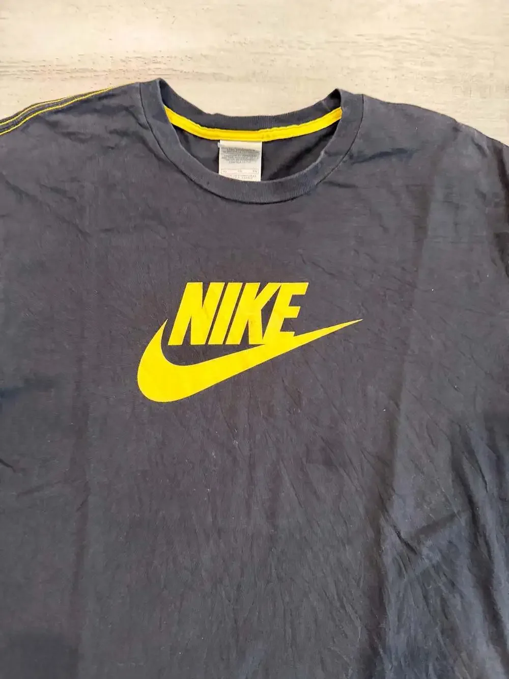 Y2K Vintage Nike Silver Tag Black and Yellow Swoosh Logo T-Shirt XL